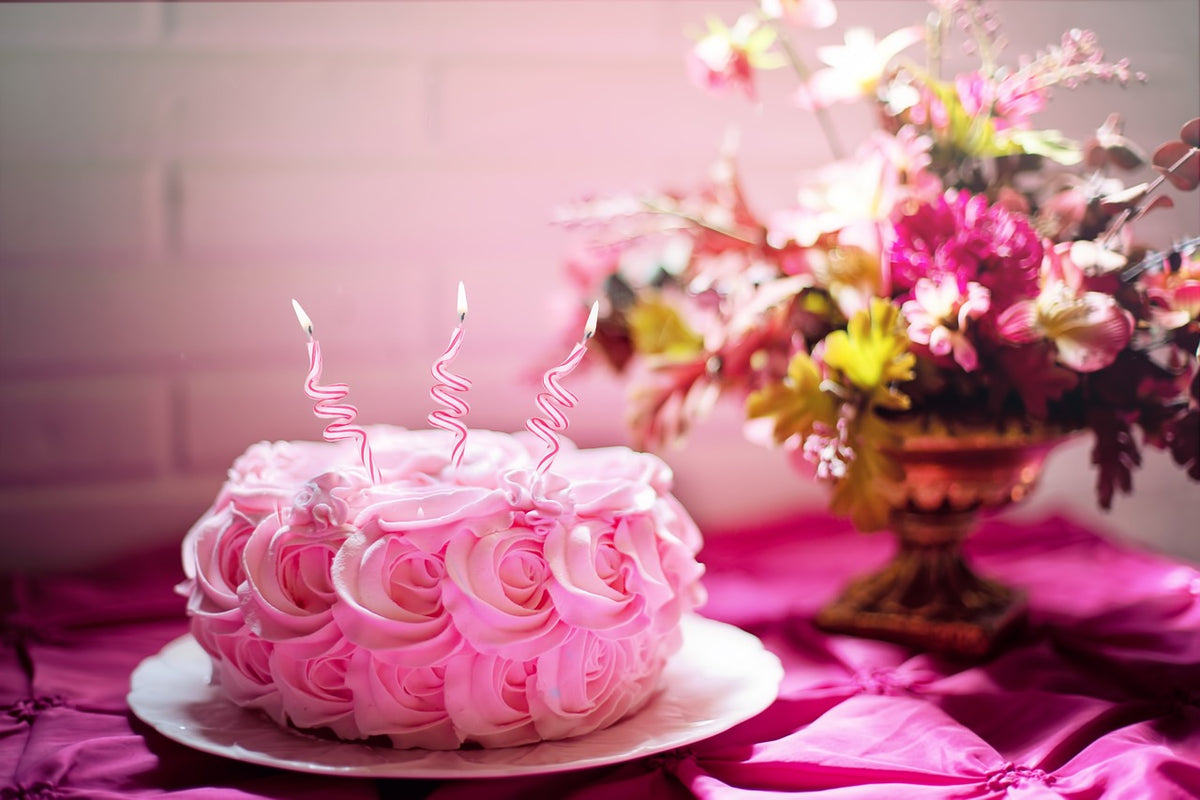 Top 10 des cadeaux d'anniversaire : produits de beauté, parfums, bouquets de fleurs